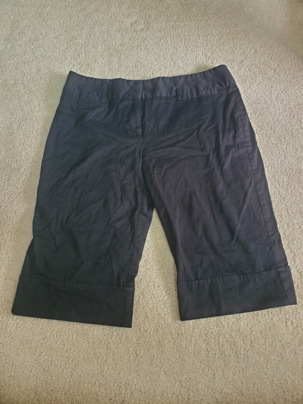 Bwear Black Knee-Length Capris with Cuffed Hem